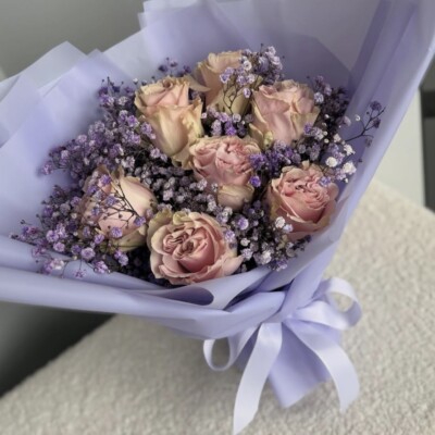 Bukiet "Pastelowa róża z gipsówką"